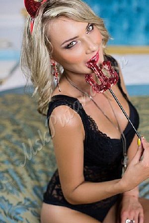 Зоя, метро Достоевская