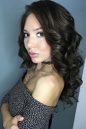 Дарина, метро Александровский сад Дарина, метро Александровский сад