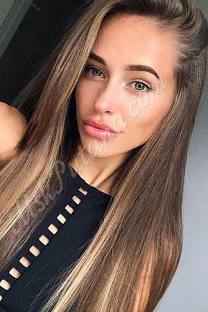 Лада, метро Тёплый Стан Лада, метро Тёплый Стан