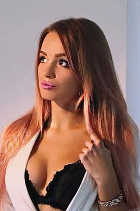Марина, метро Международная