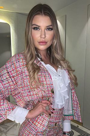 Ника, метро Кропоткинская Ника, метро Кропоткинская