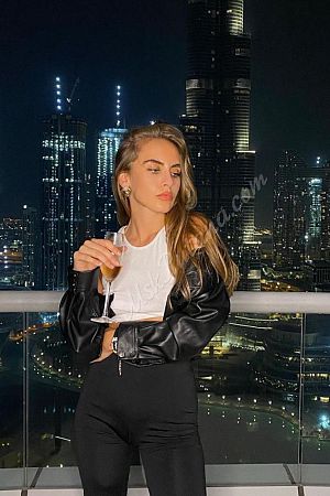 Зинаида, метро Автозаводская Зинаида, метро Автозаводская