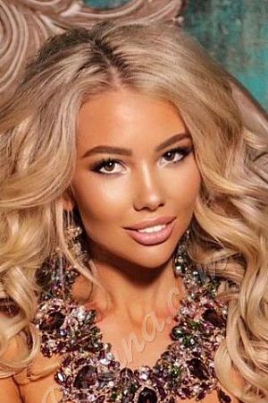 Лина, метро Беговая