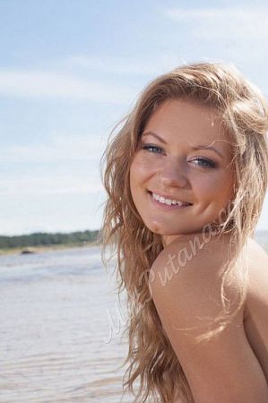 Елена, метро Александровский сад