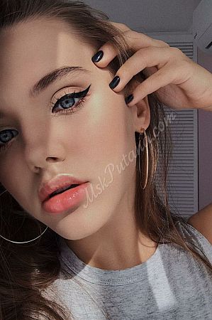 Лена, метро Профсоюзная
