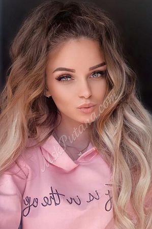 Лена, метро Чистые пруды