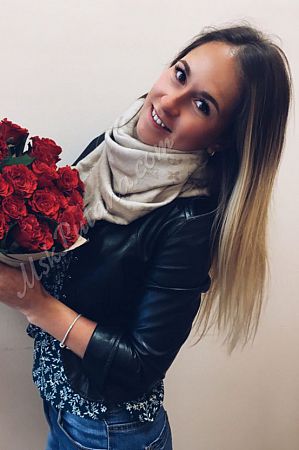 Лена, метро Площадь Революции