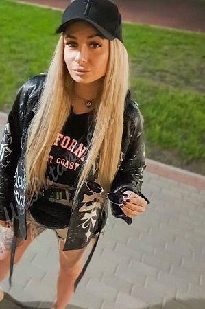 Лена, метро Рижская