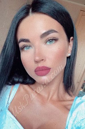 Анна, метро Строгино